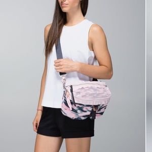 Lululemon Go Lightly Bag Wamo Camo